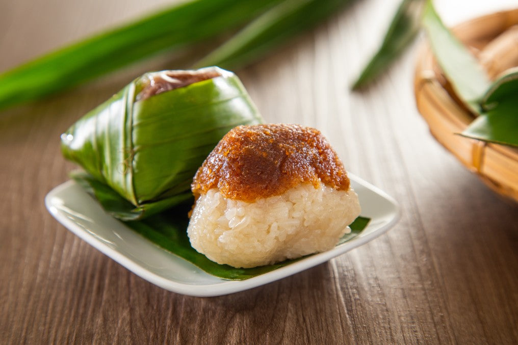 Kuih Pulut inti, traditional Malaysian Nyonya sweet dessert.